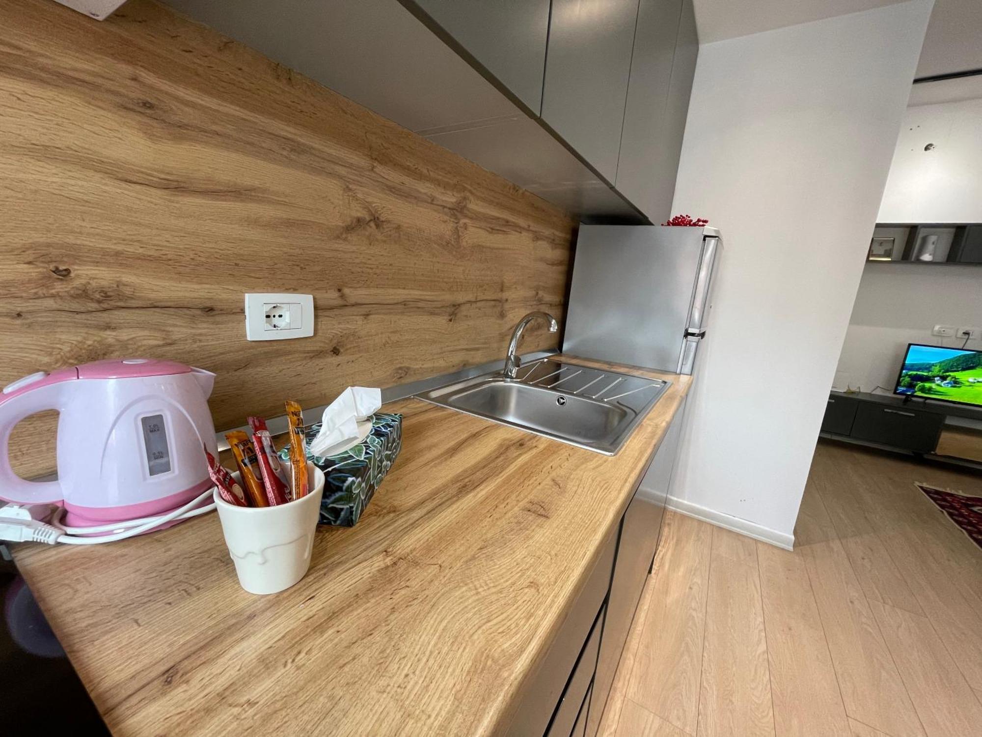 Downtown View Modern Apartment Тирана Экстерьер фото